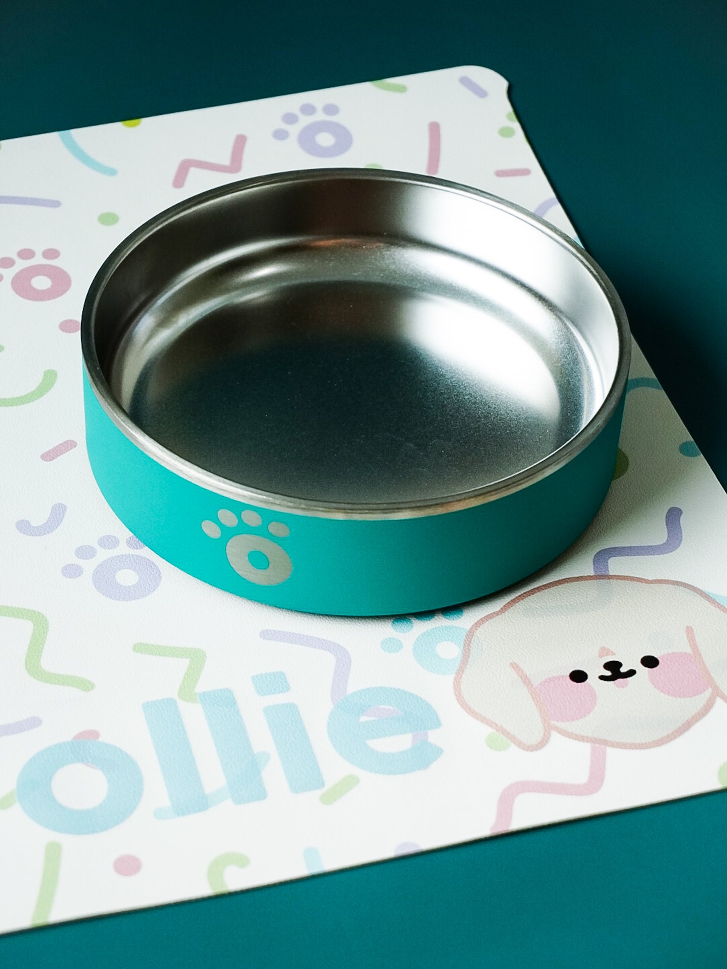 THE MAT - Ollie Bowls Monogram (White)