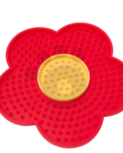 Ollie Licki Mat: Flower - Red